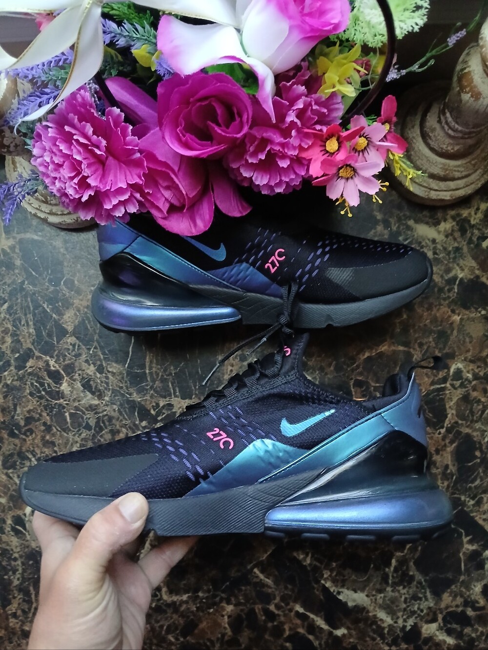 Nike Air Max 270 Streetwear/Lifestyle Athletic Shoes Size 11 for Women - Picture 2 of 11